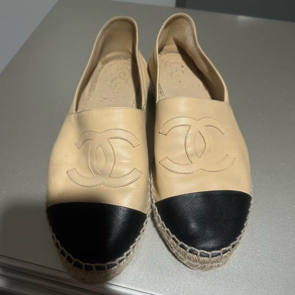 CHANEL Two-Tone Beige and Black Espadrilles